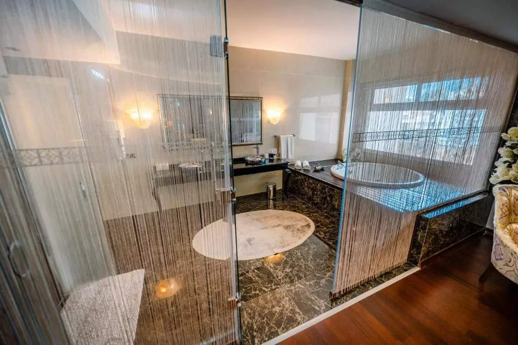 حمام هتل پرایم بیچ مارماریس